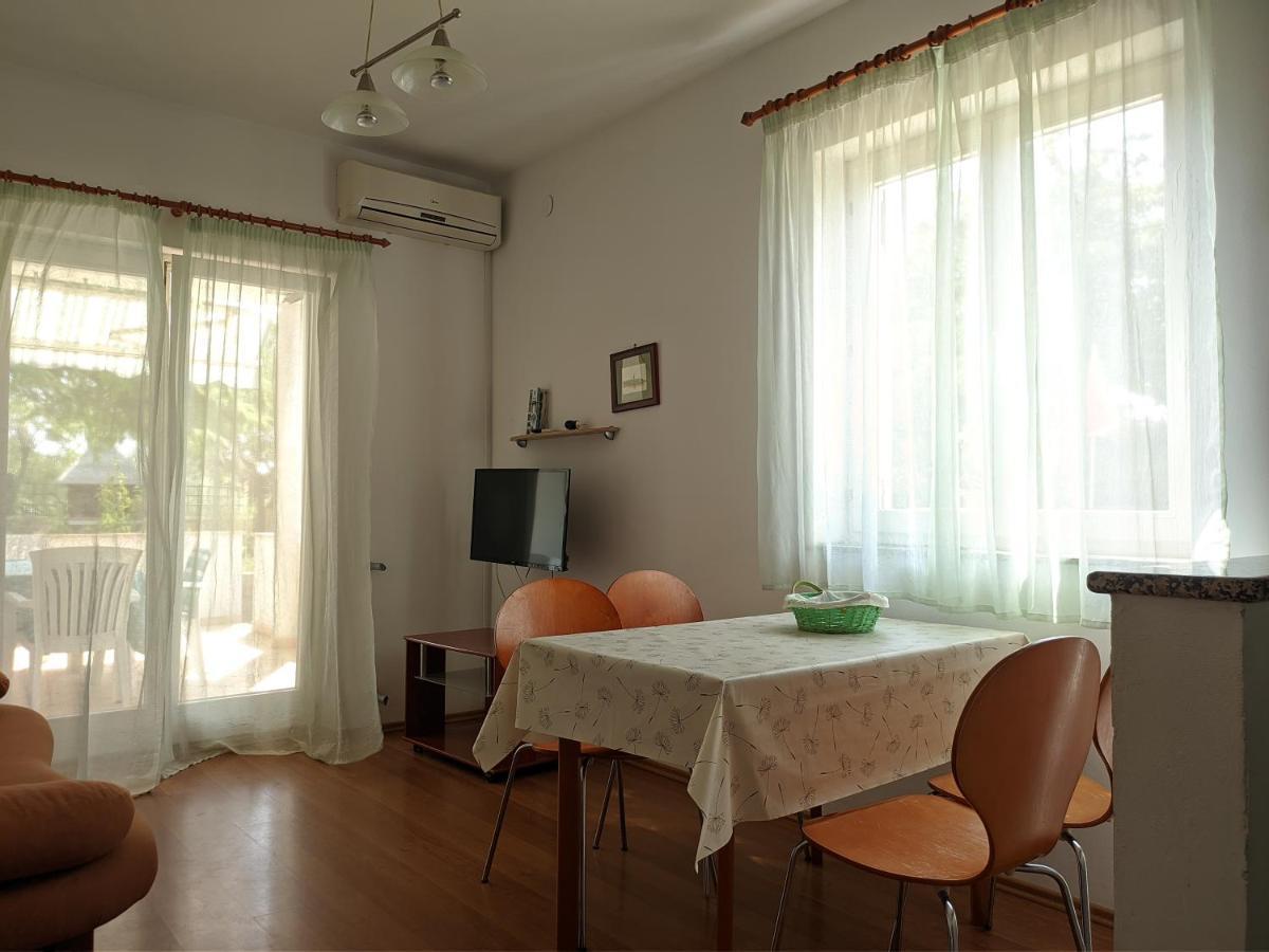 Villa Triton Vinkuran Luaran gambar
