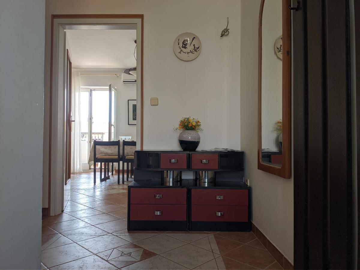 Villa Triton Vinkuran Luaran gambar