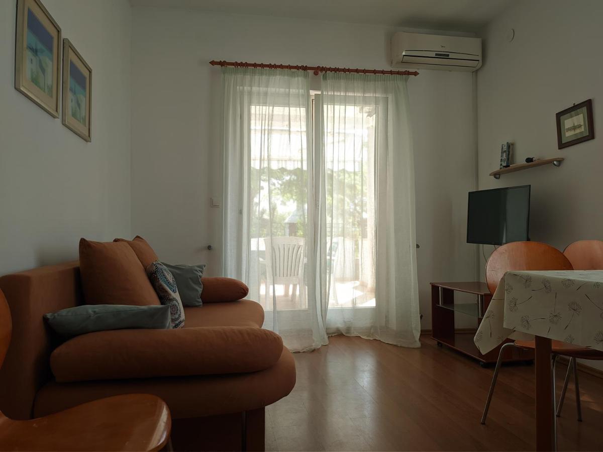 Villa Triton Vinkuran Luaran gambar