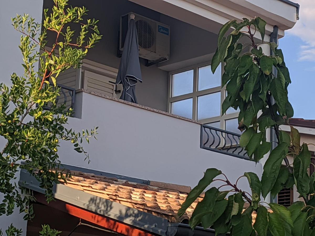 Villa Triton Vinkuran Luaran gambar