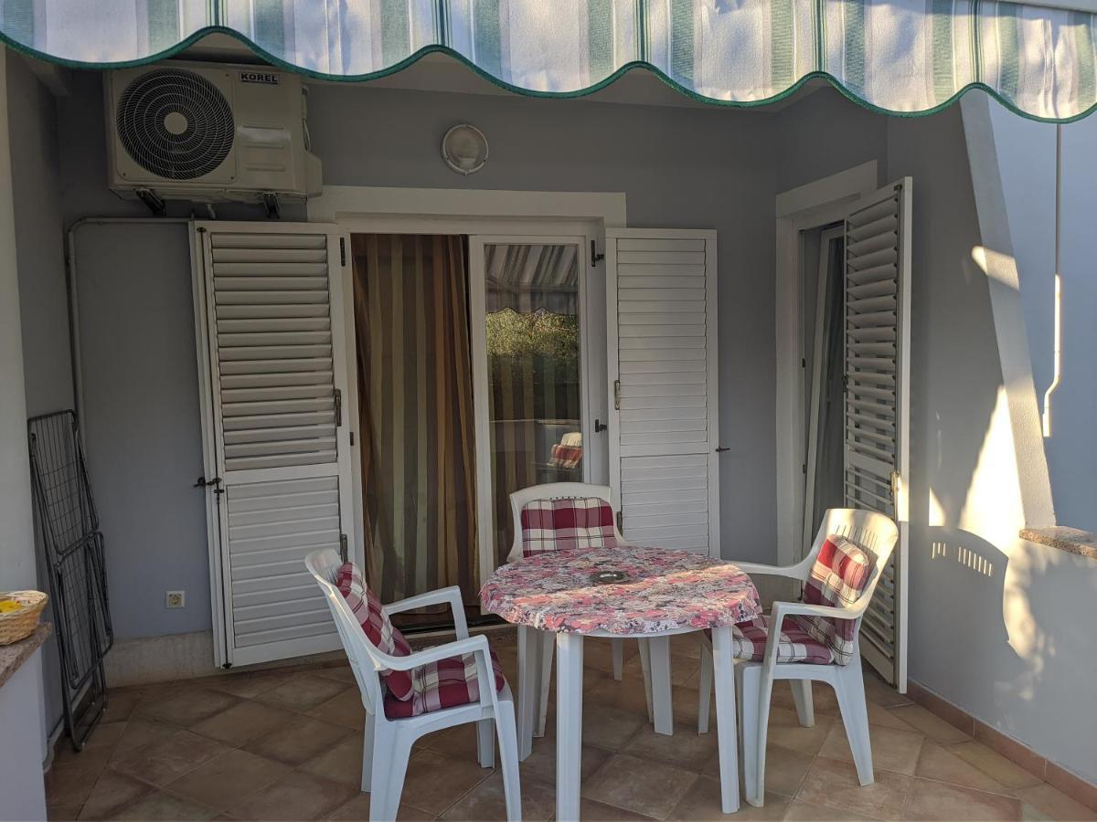 Villa Triton Vinkuran Luaran gambar