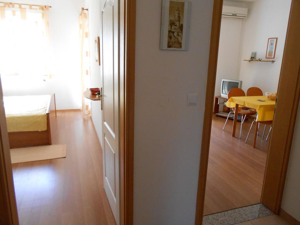 Villa Triton Vinkuran Luaran gambar